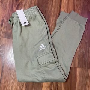 NWT Adidas Essentials Men’s S Fleece Regular Tapered Cozy Cargo Joggers Green